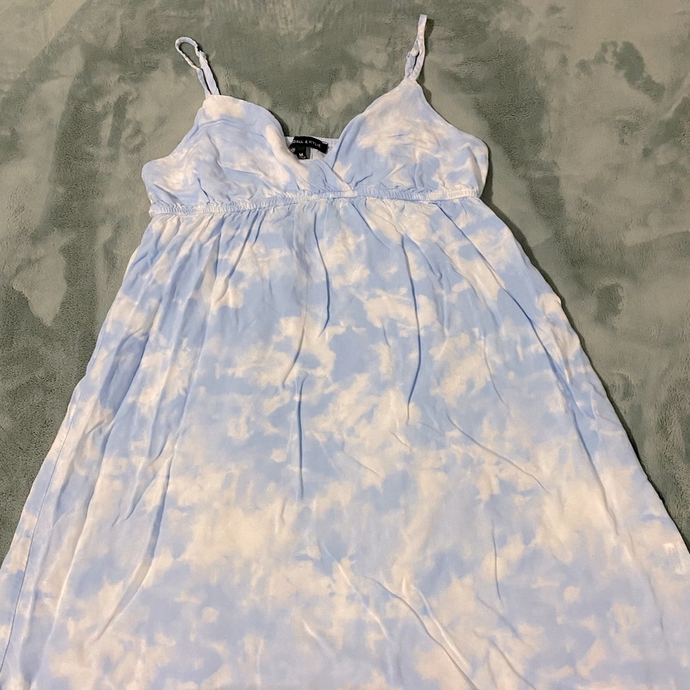 Kendall & Kylie, Size: medium, light blue and white